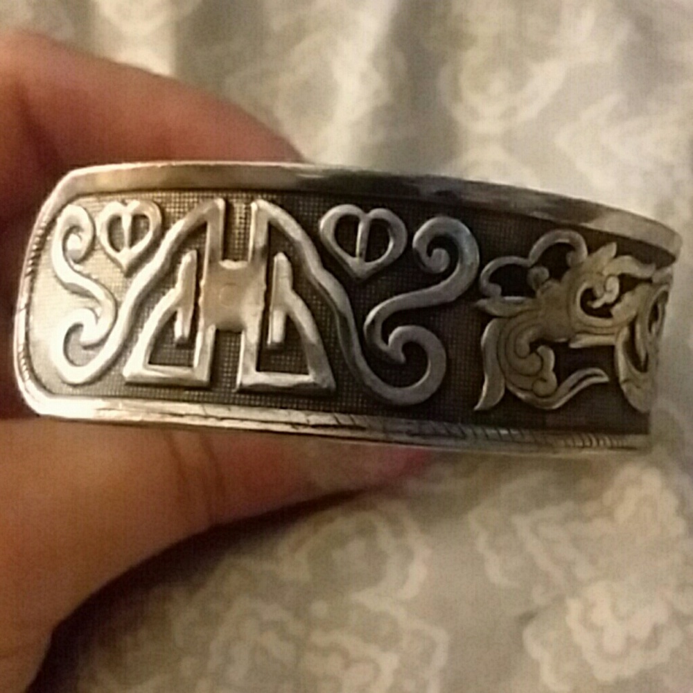 Vintage Bangle Silver Tone Euc - image 3